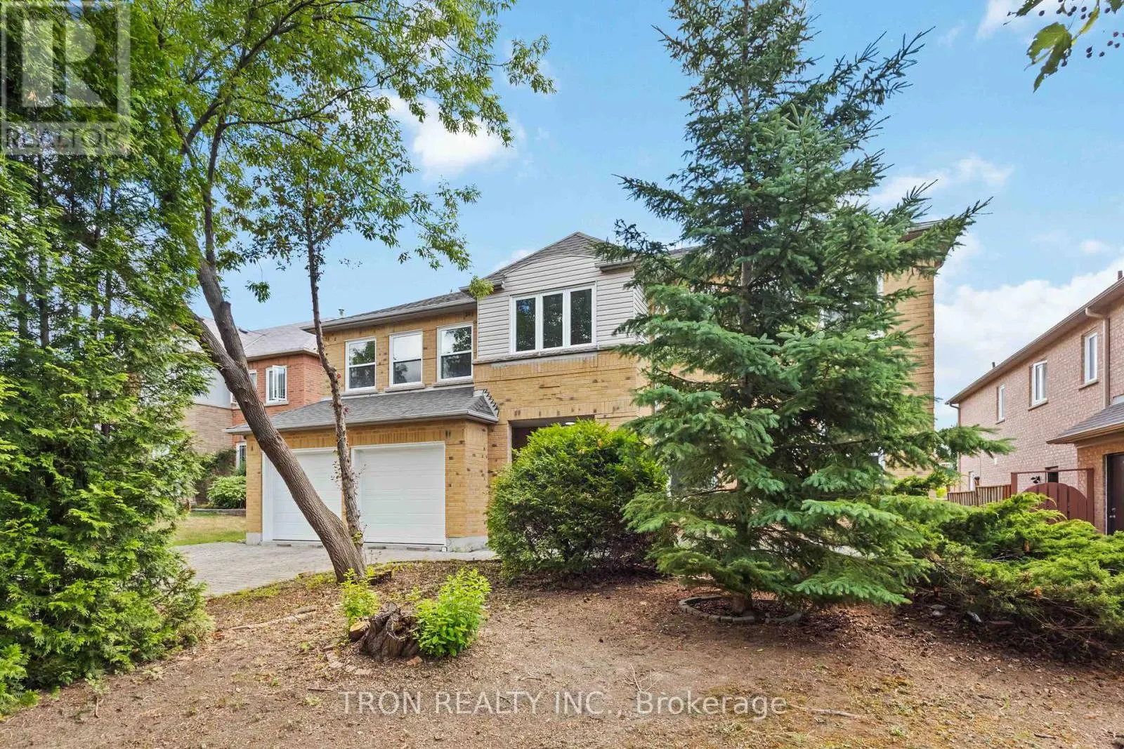 33 GUILDFORD CIRCLE