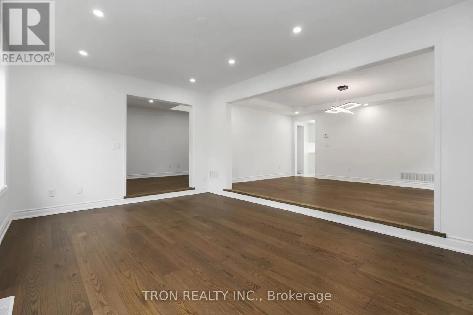 33 GUILDFORD CIRCLE
