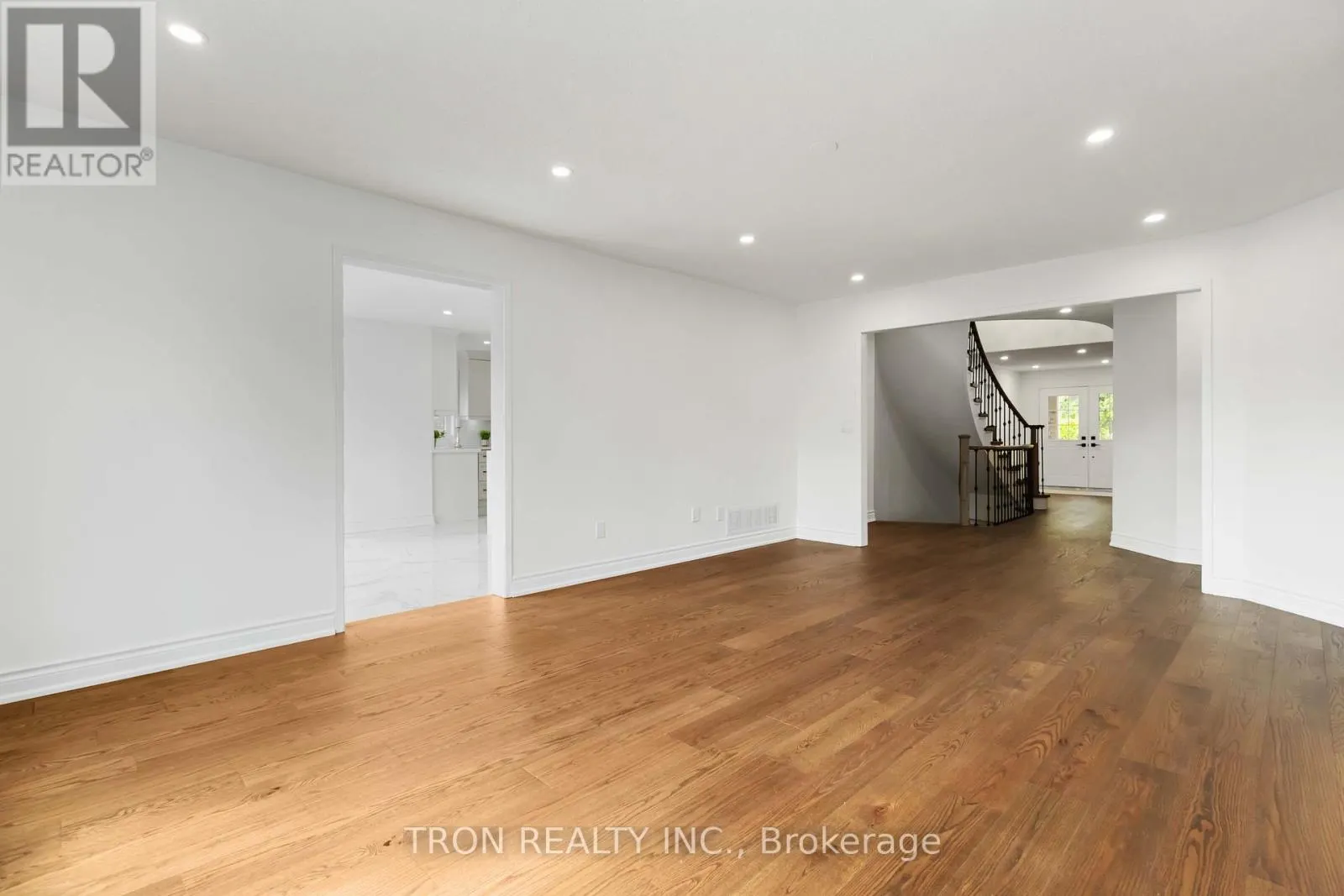 33 GUILDFORD CIRCLE