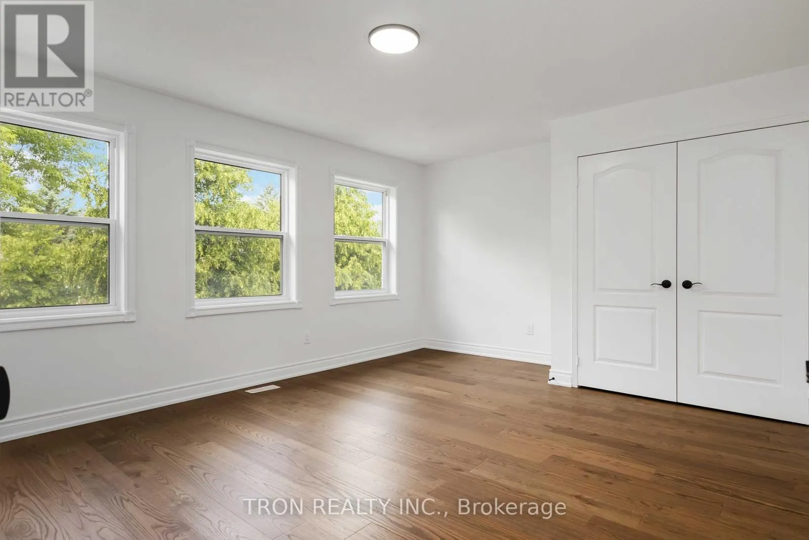 33 GUILDFORD CIRCLE