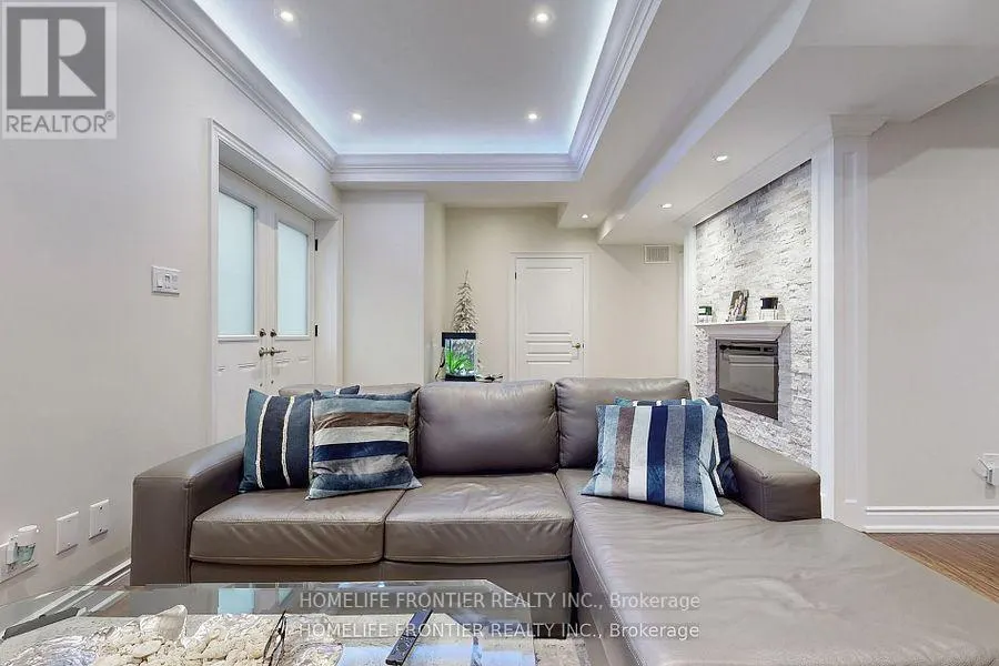 28 ROCK ELM COURT