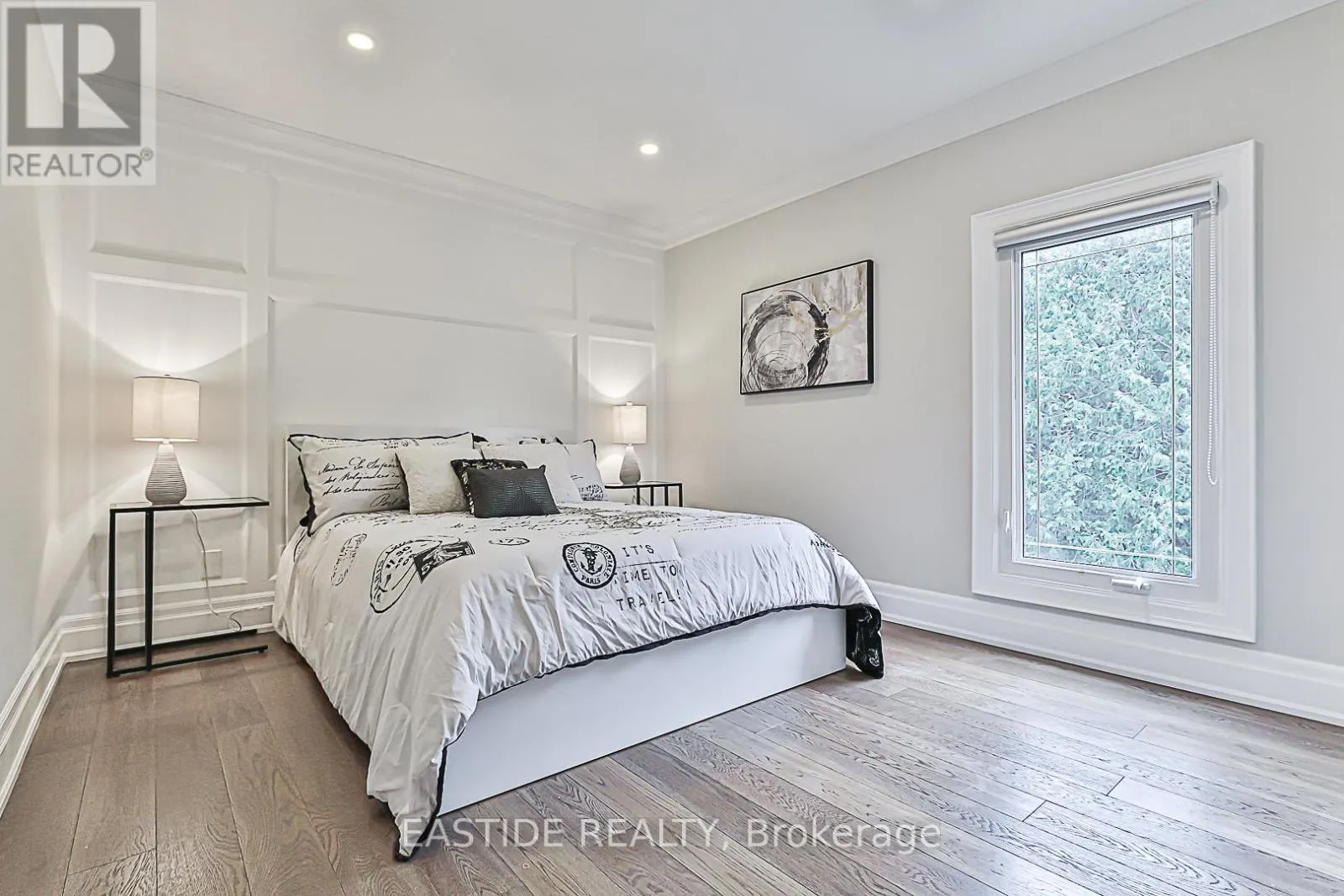 11 GATCOMBE CIRCLE
