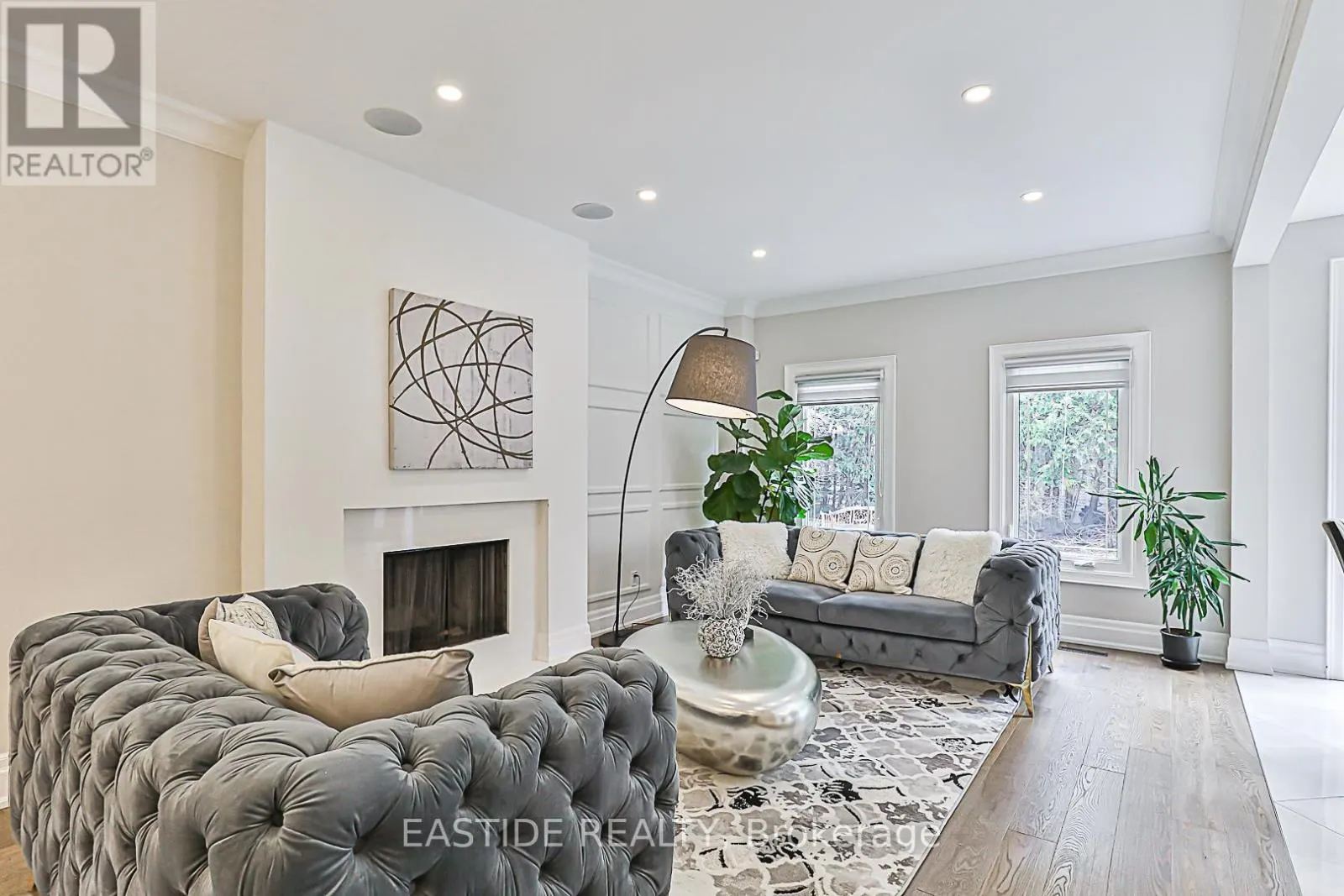 11 GATCOMBE CIRCLE