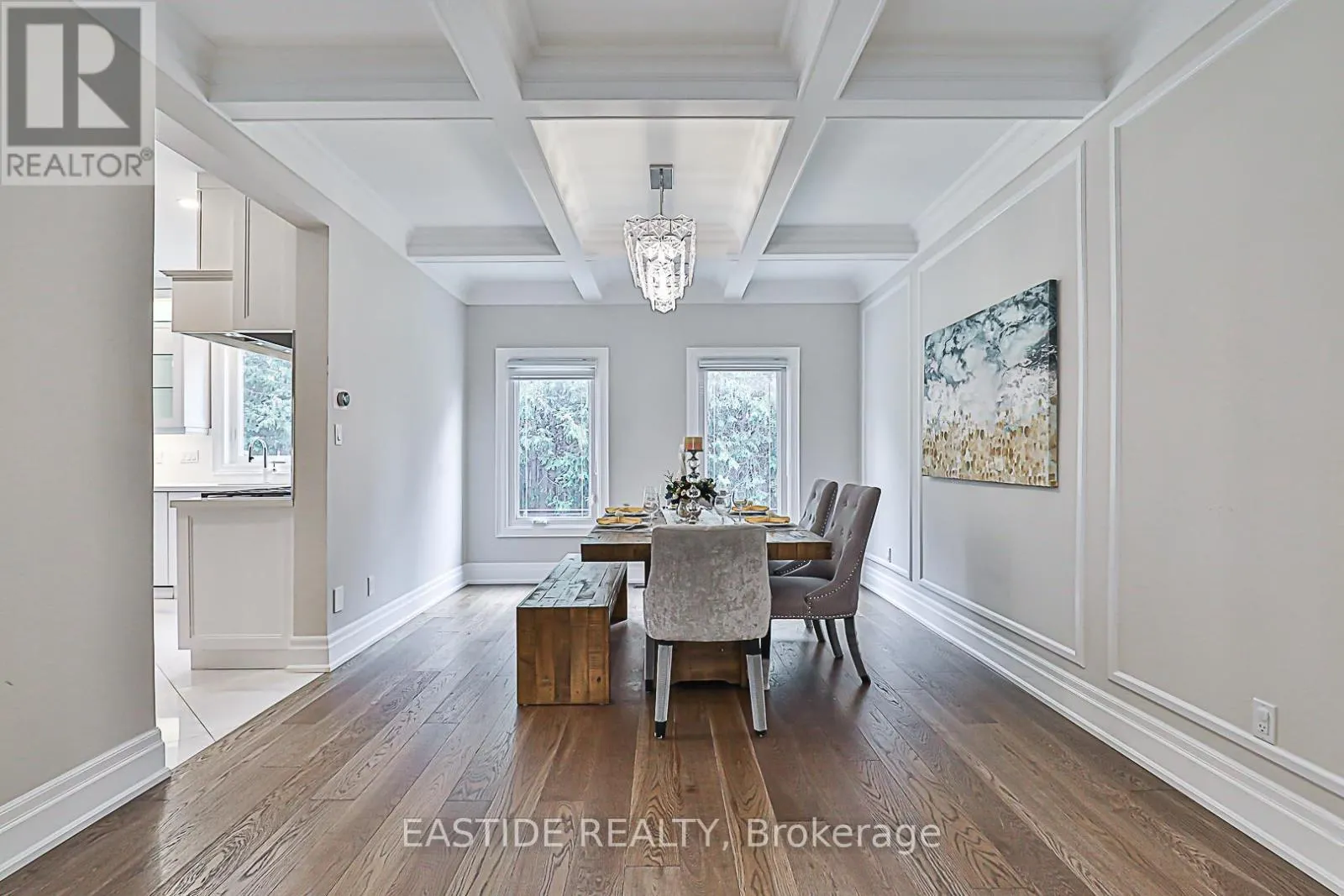 11 GATCOMBE CIRCLE