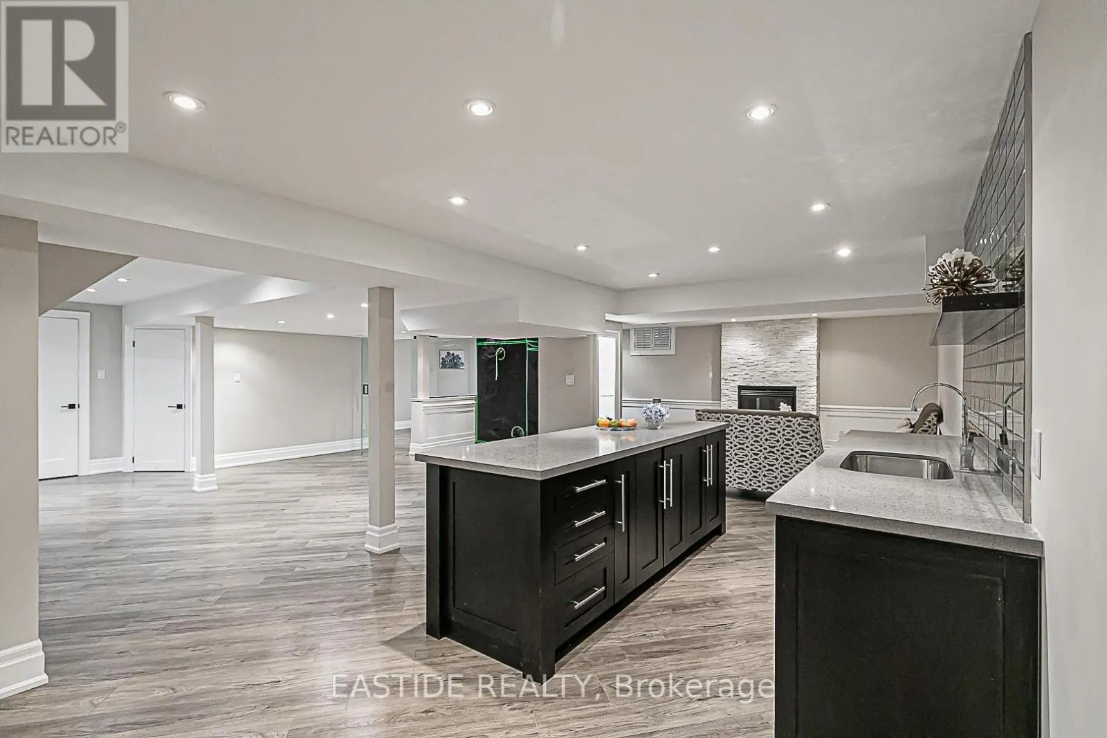 11 GATCOMBE CIRCLE