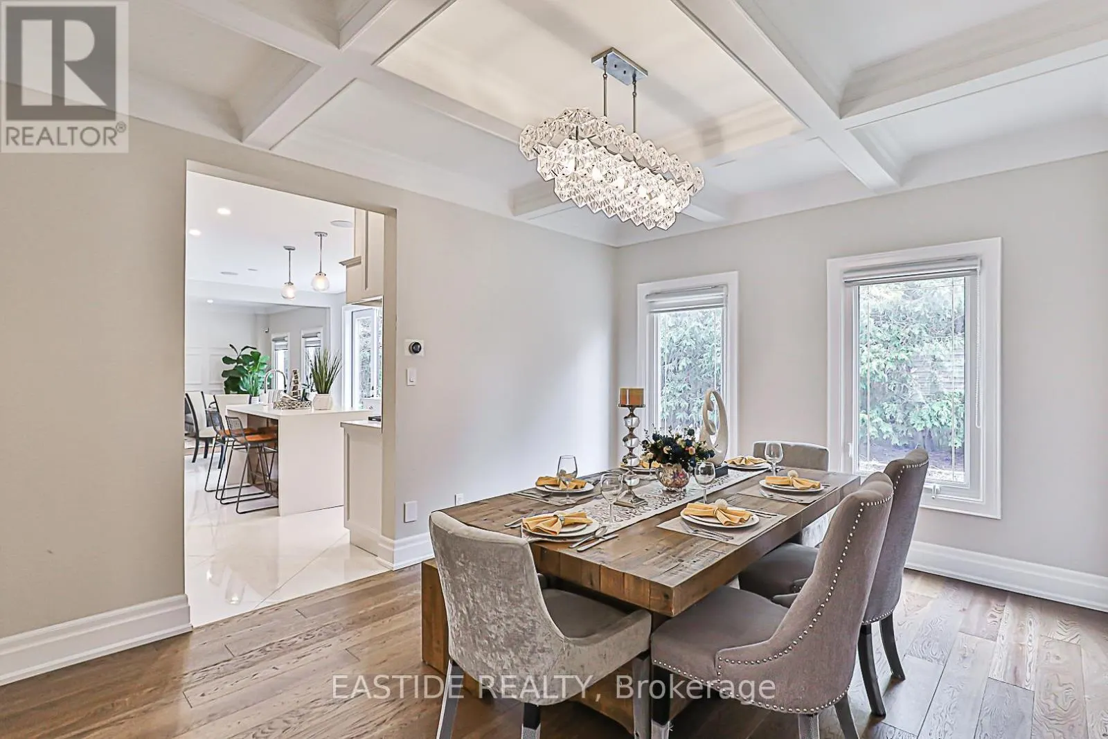 11 GATCOMBE CIRCLE