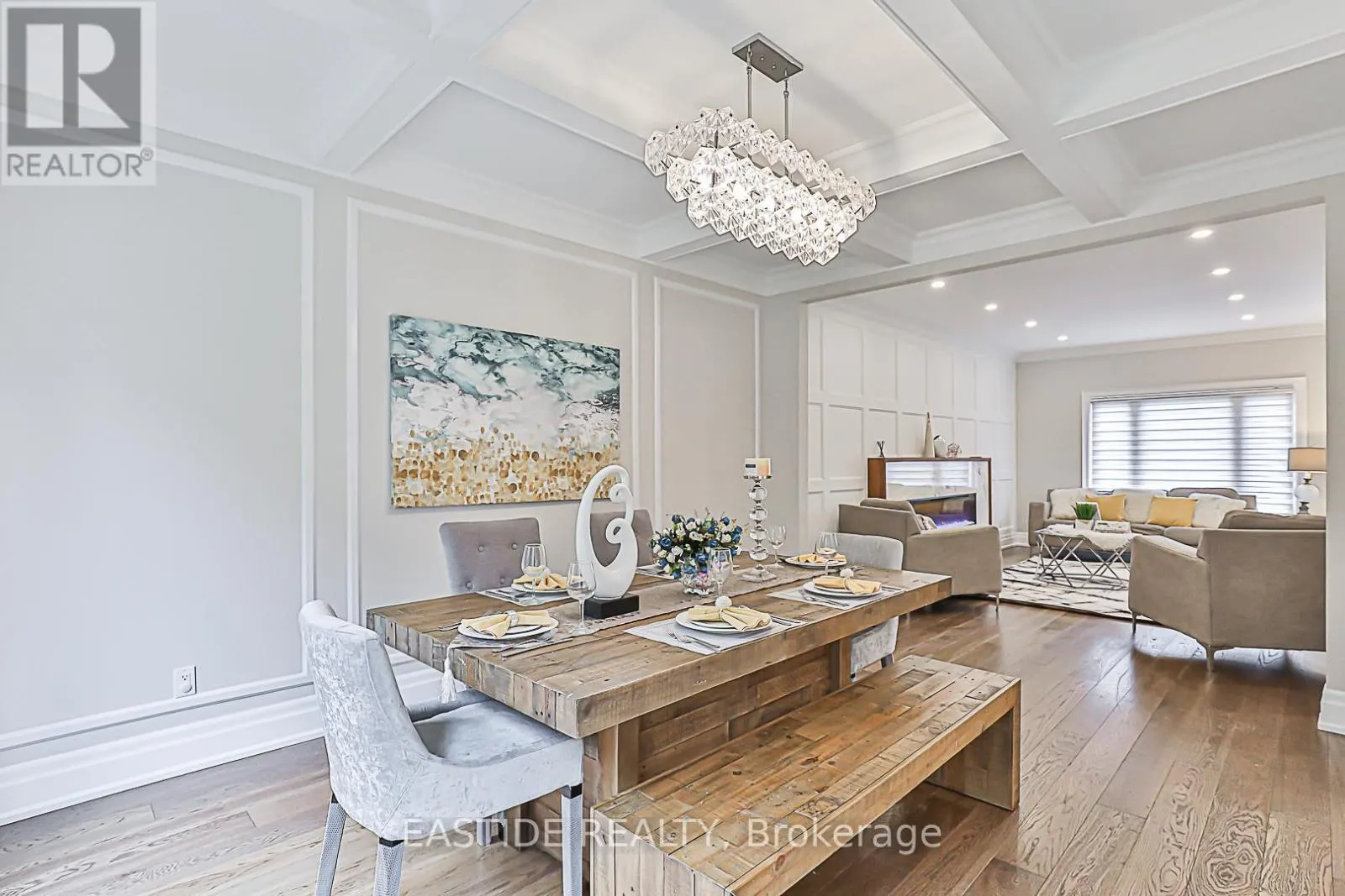 11 GATCOMBE CIRCLE