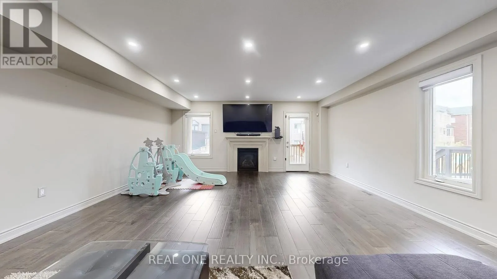 193 CRANBROOK CRESCENT