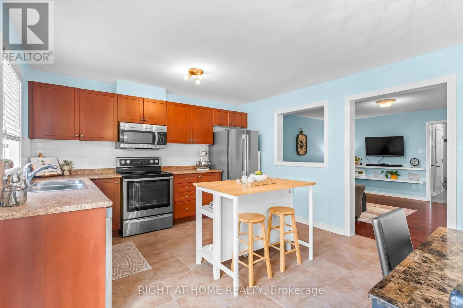 219 BANTING CRESCENT