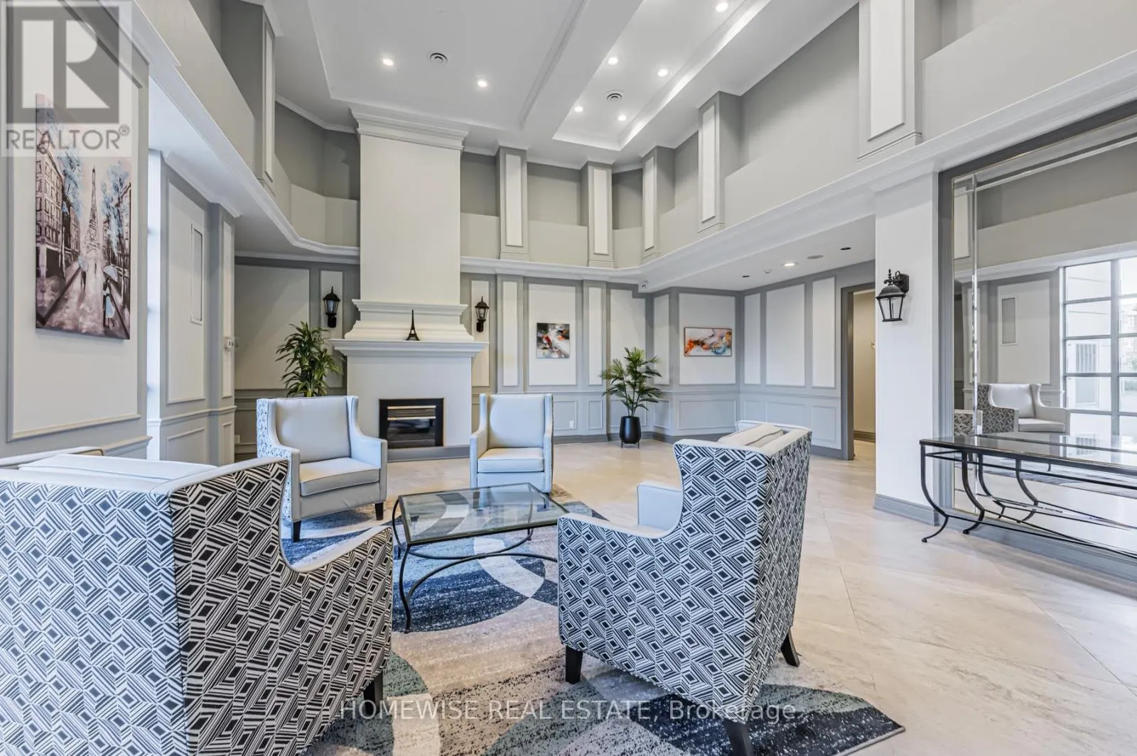 212 - 5 EMERALD LANE