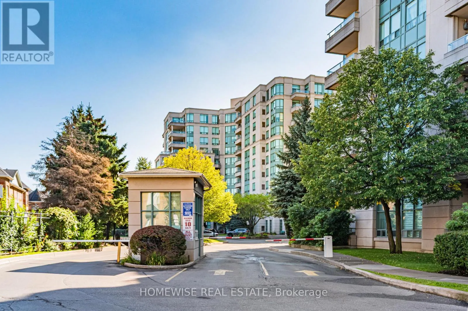 212 - 5 EMERALD LANE