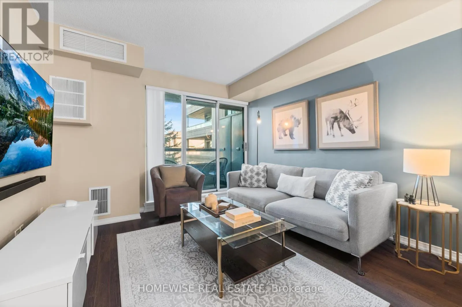 212 - 5 EMERALD LANE