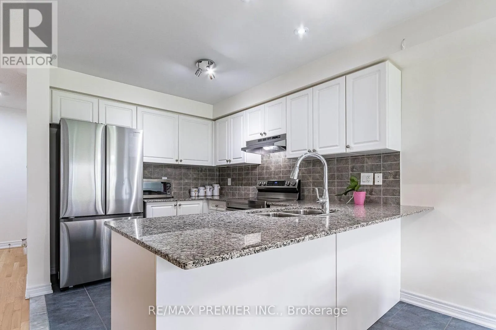 47 BARLI CRESCENT