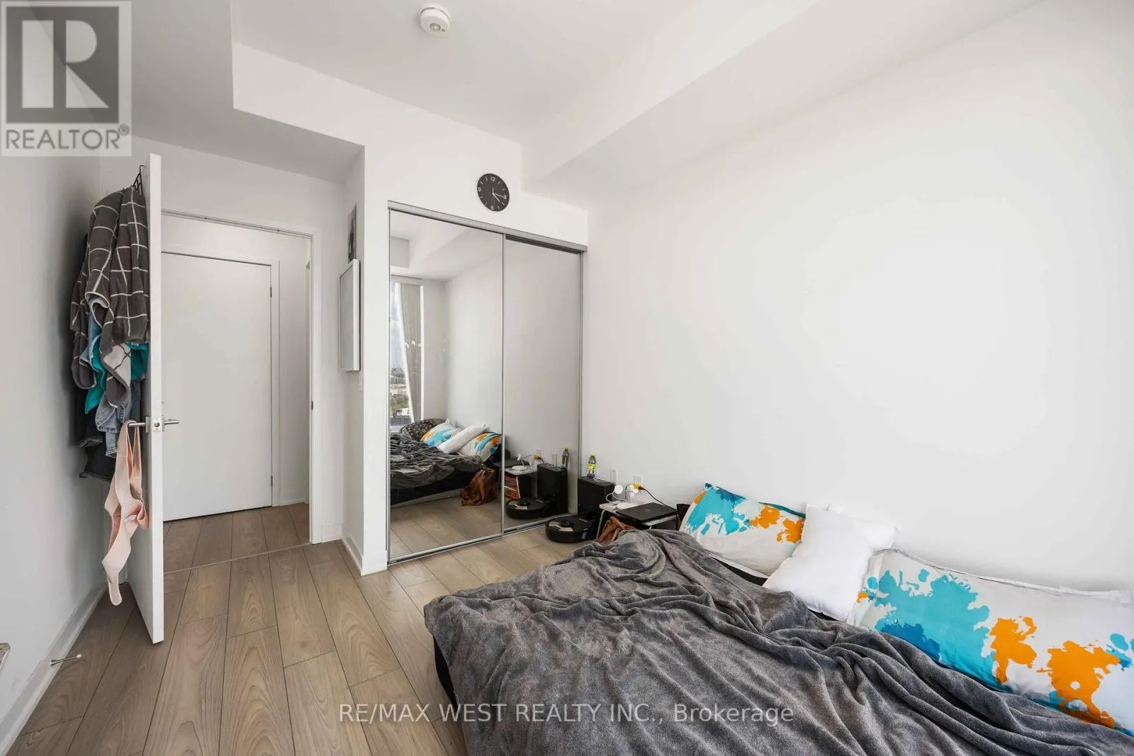 1225 - 498 CALDARI ROAD