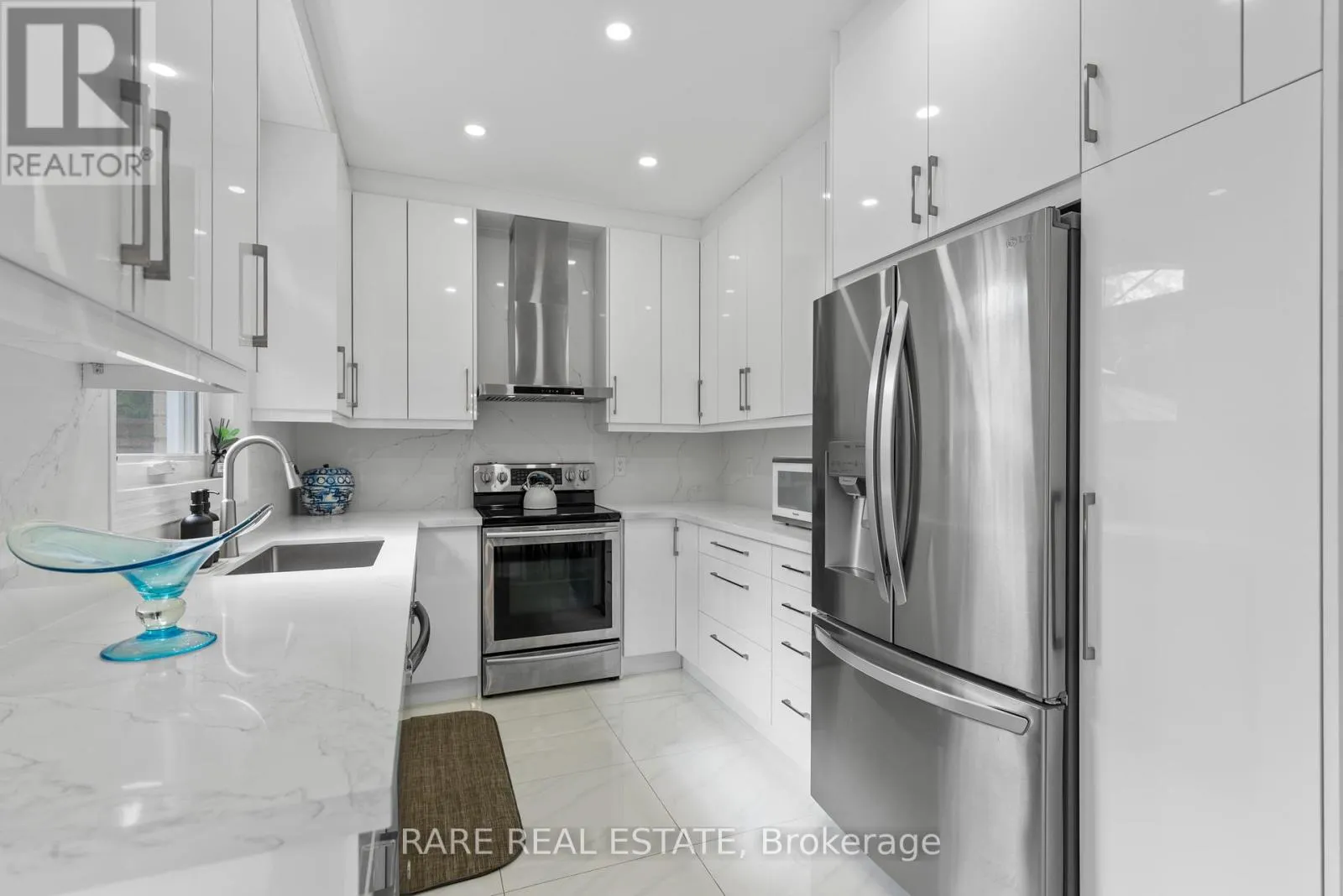 545 HIGHCLIFFE DRIVE