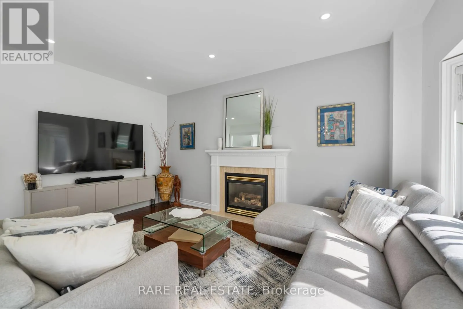 545 HIGHCLIFFE DRIVE