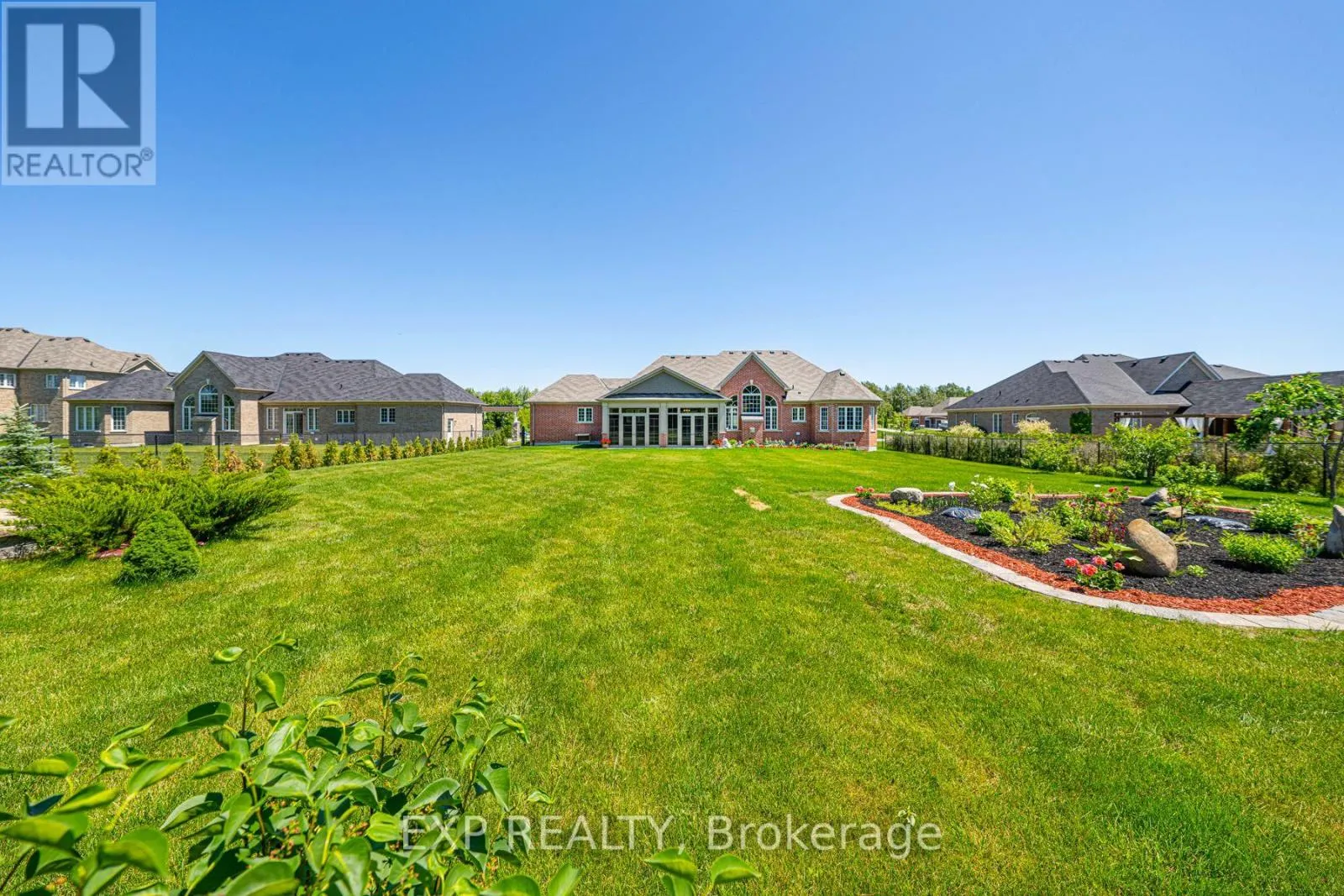 18 WOLFORD COURT