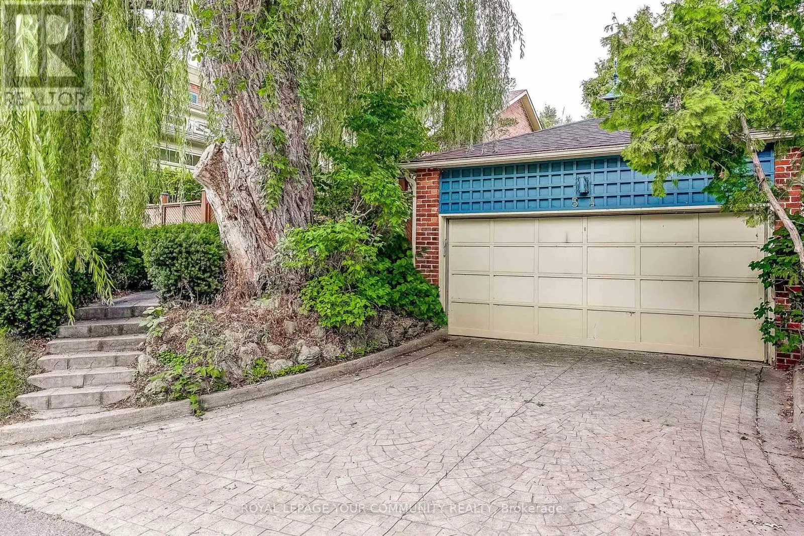 54 CRICKLEWOOD CRESCENT