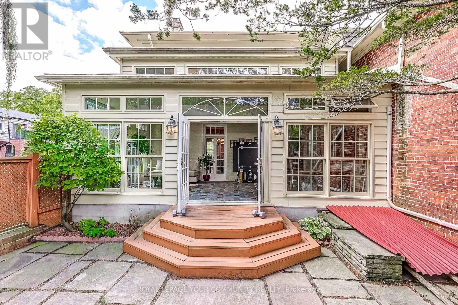 54 CRICKLEWOOD CRESCENT