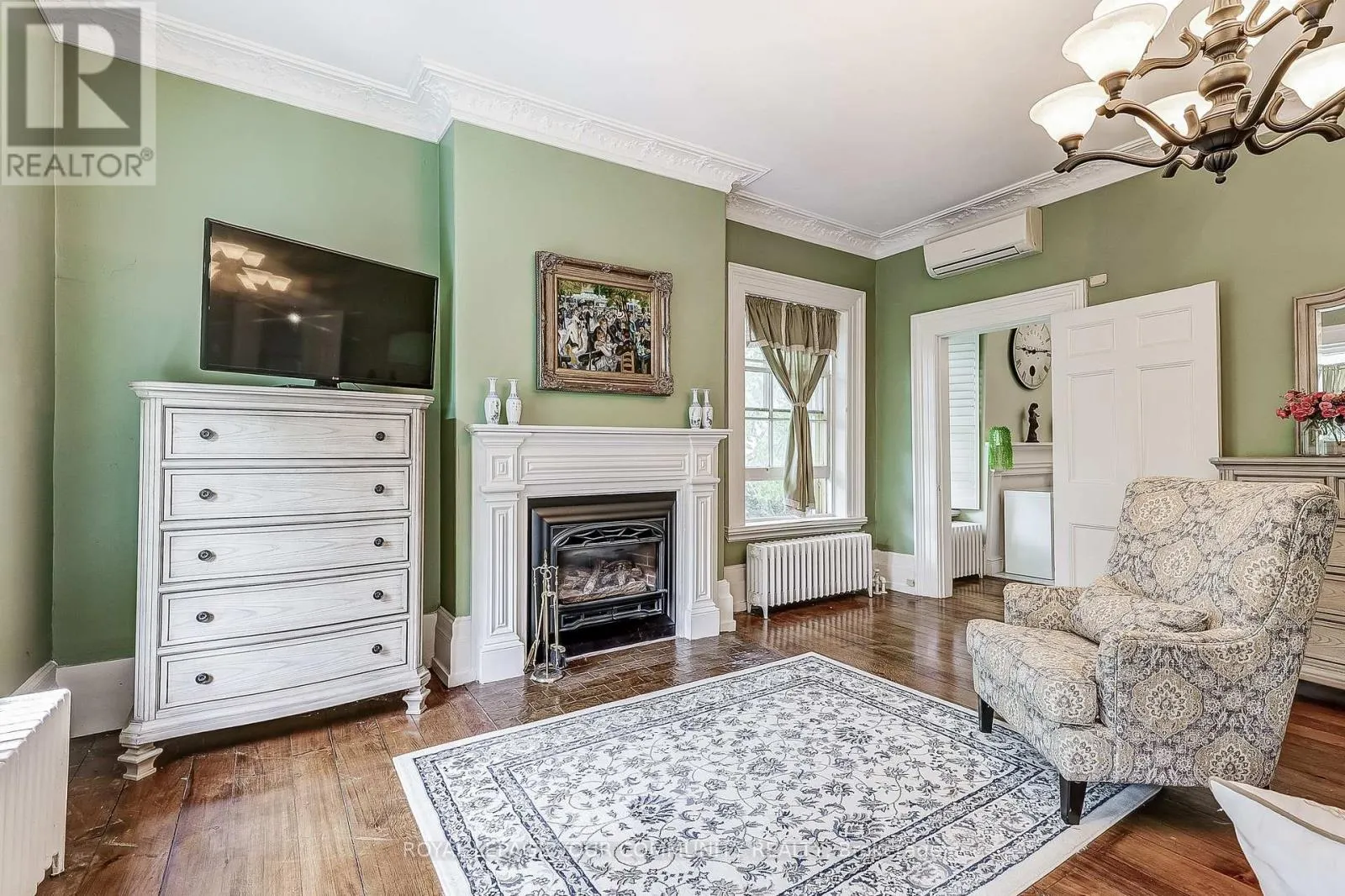54 CRICKLEWOOD CRESCENT