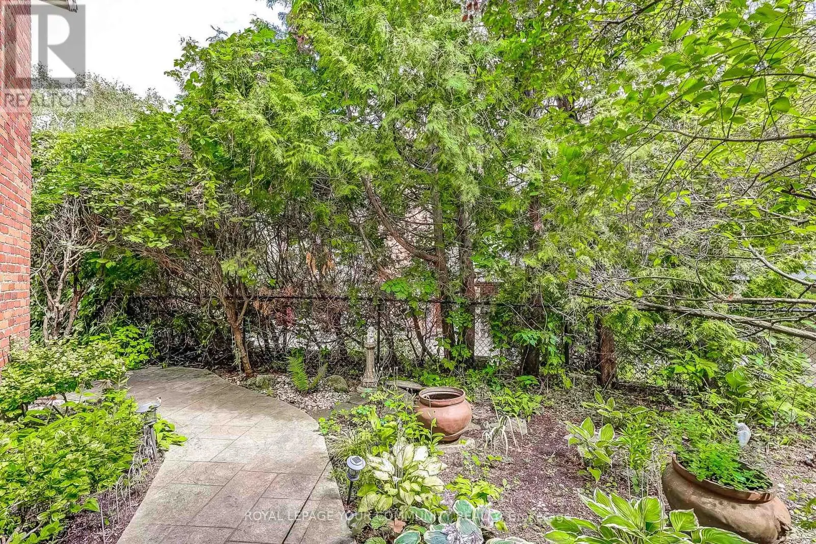 54 CRICKLEWOOD CRESCENT