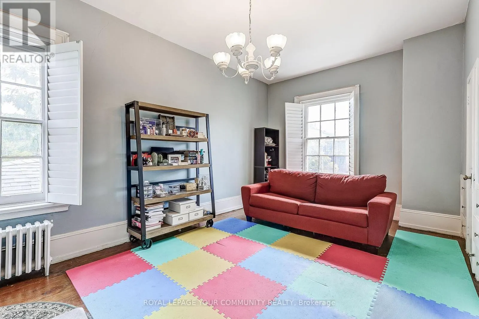 54 CRICKLEWOOD CRESCENT