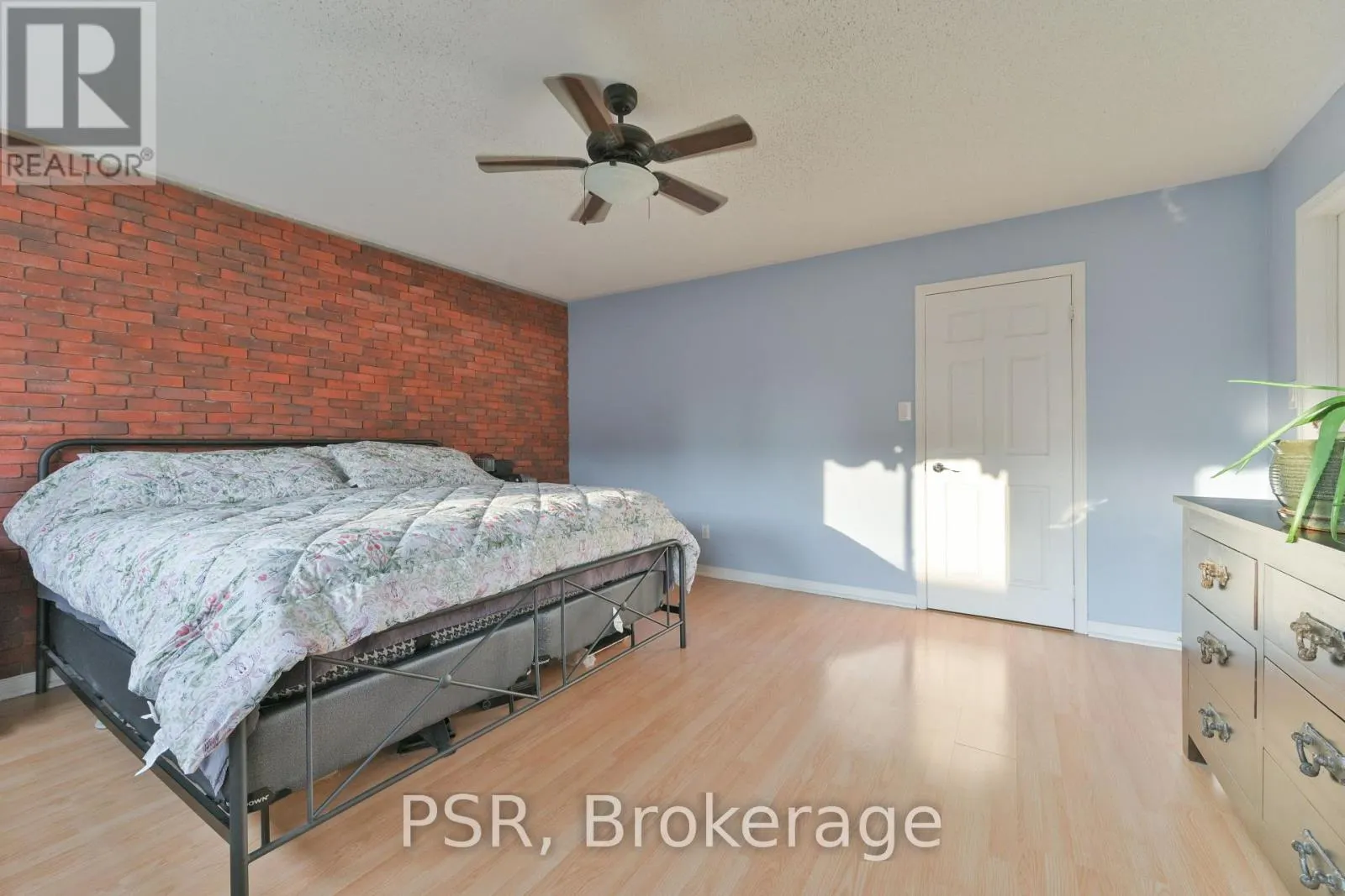 35 ARUNDEL DRIVE