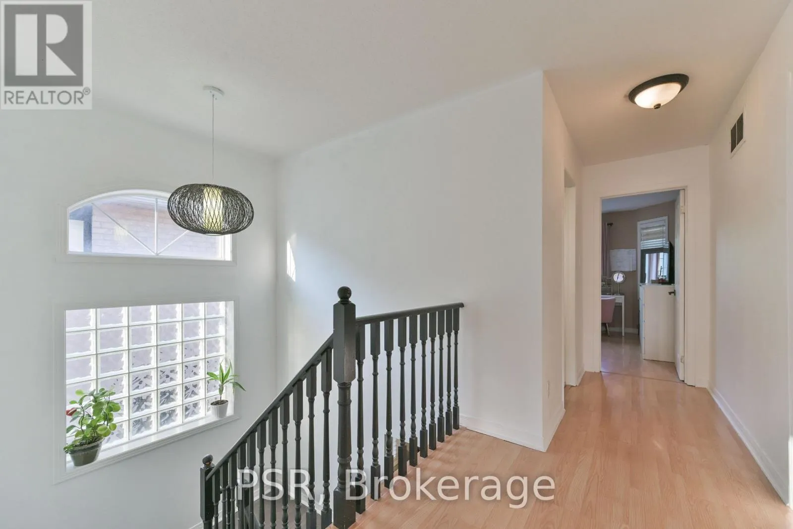 35 ARUNDEL DRIVE