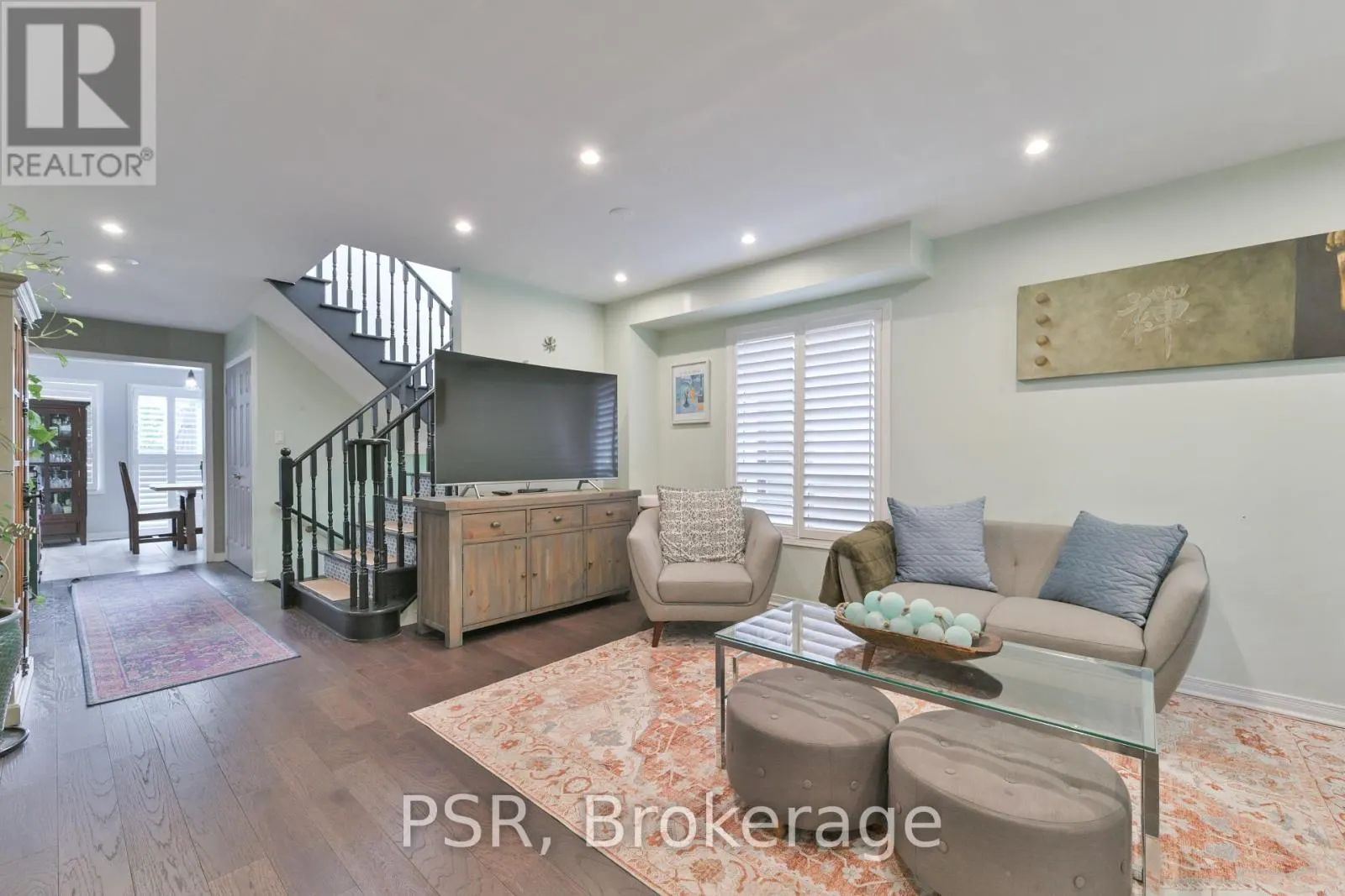 35 ARUNDEL DRIVE