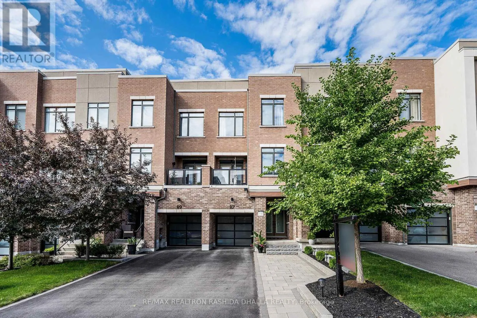87 GLENNGARRY CRESCENT