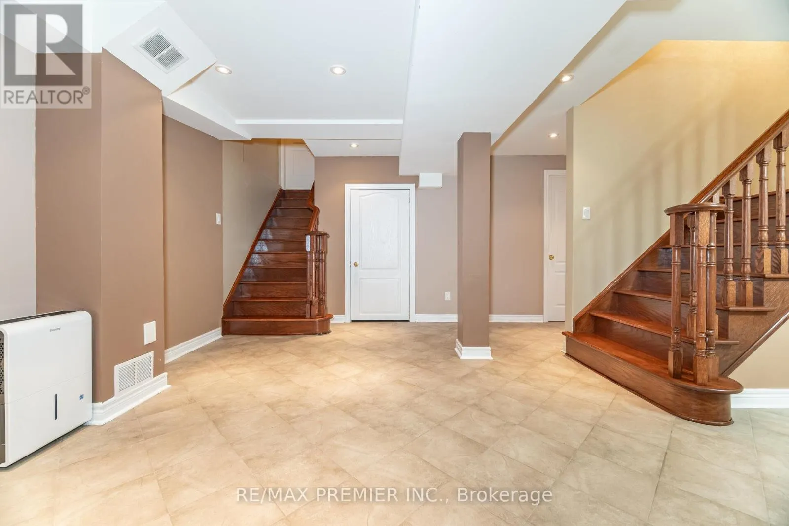 265 JULIA VALENTINA AVENUE