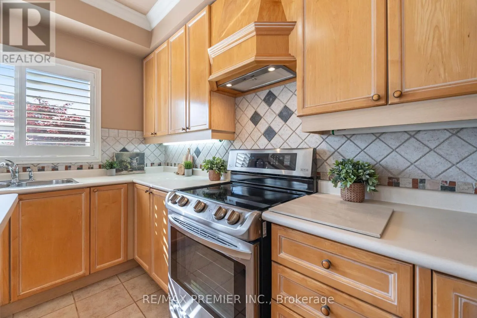 265 JULIA VALENTINA AVENUE