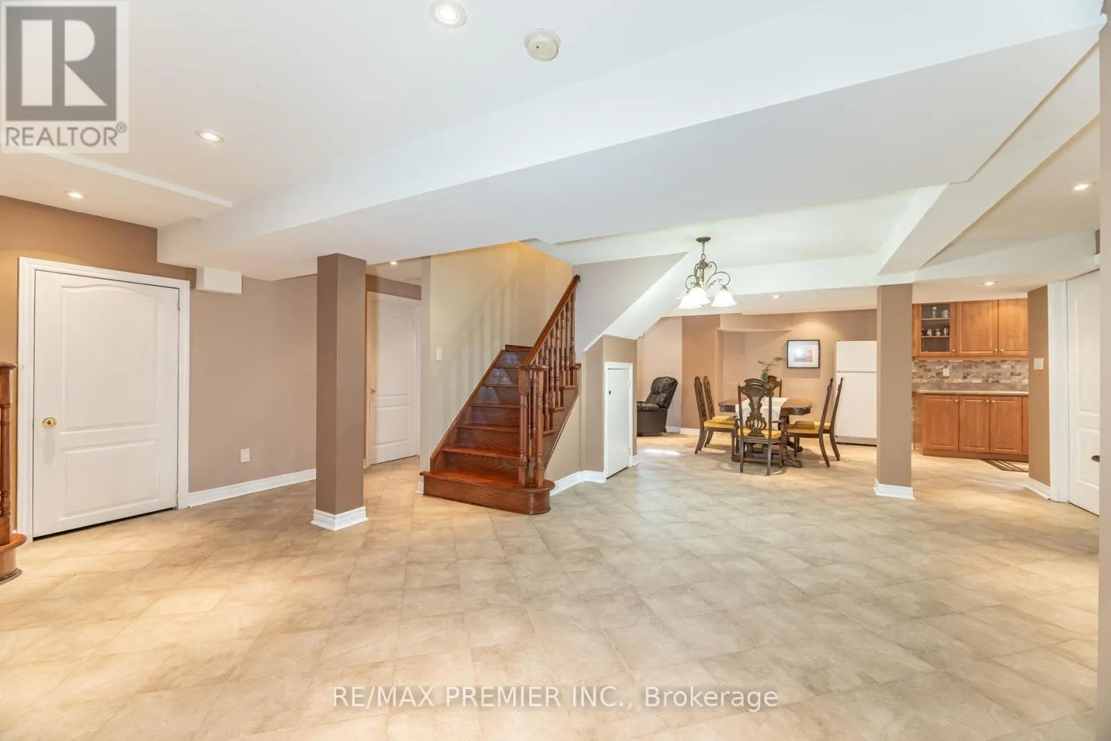 265 JULIA VALENTINA AVENUE