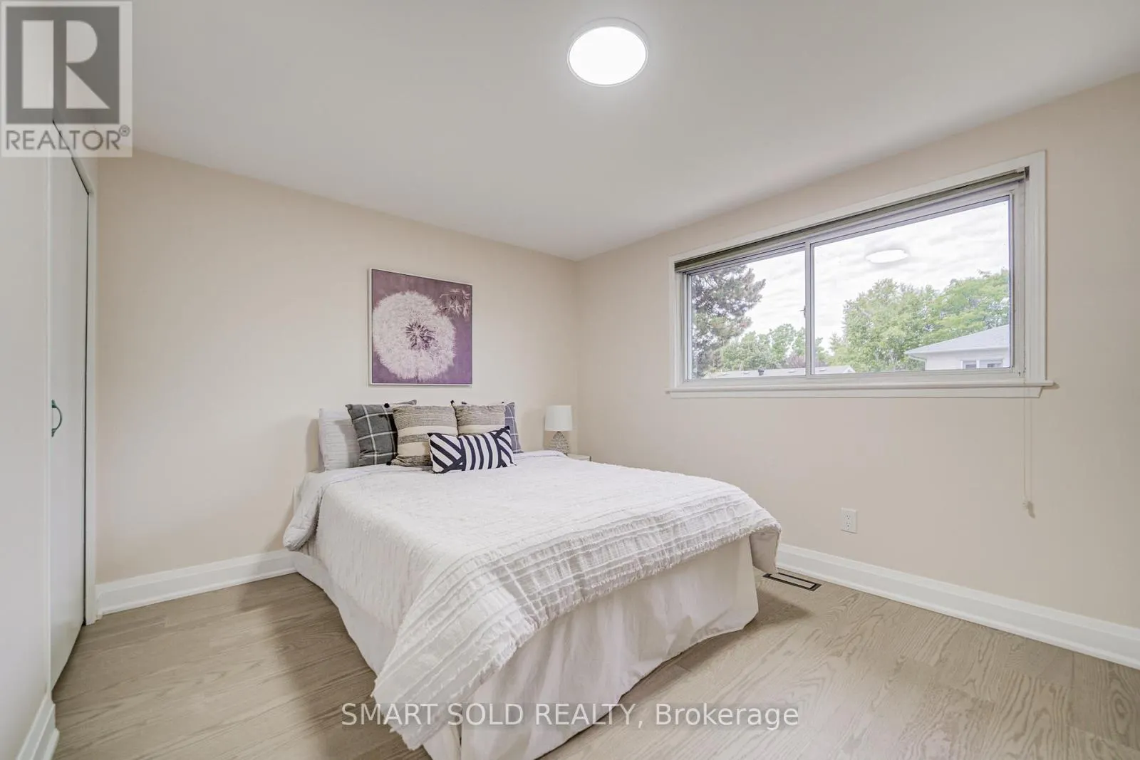 18 SHADY LANE CRESCENT