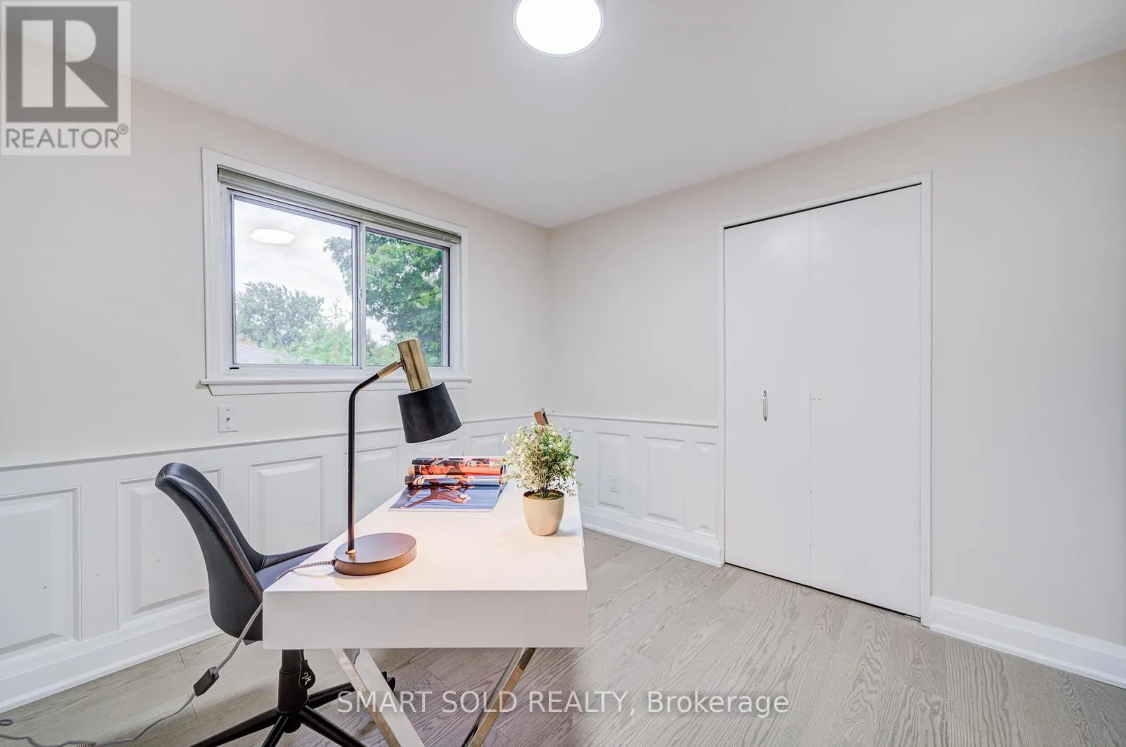 18 SHADY LANE CRESCENT