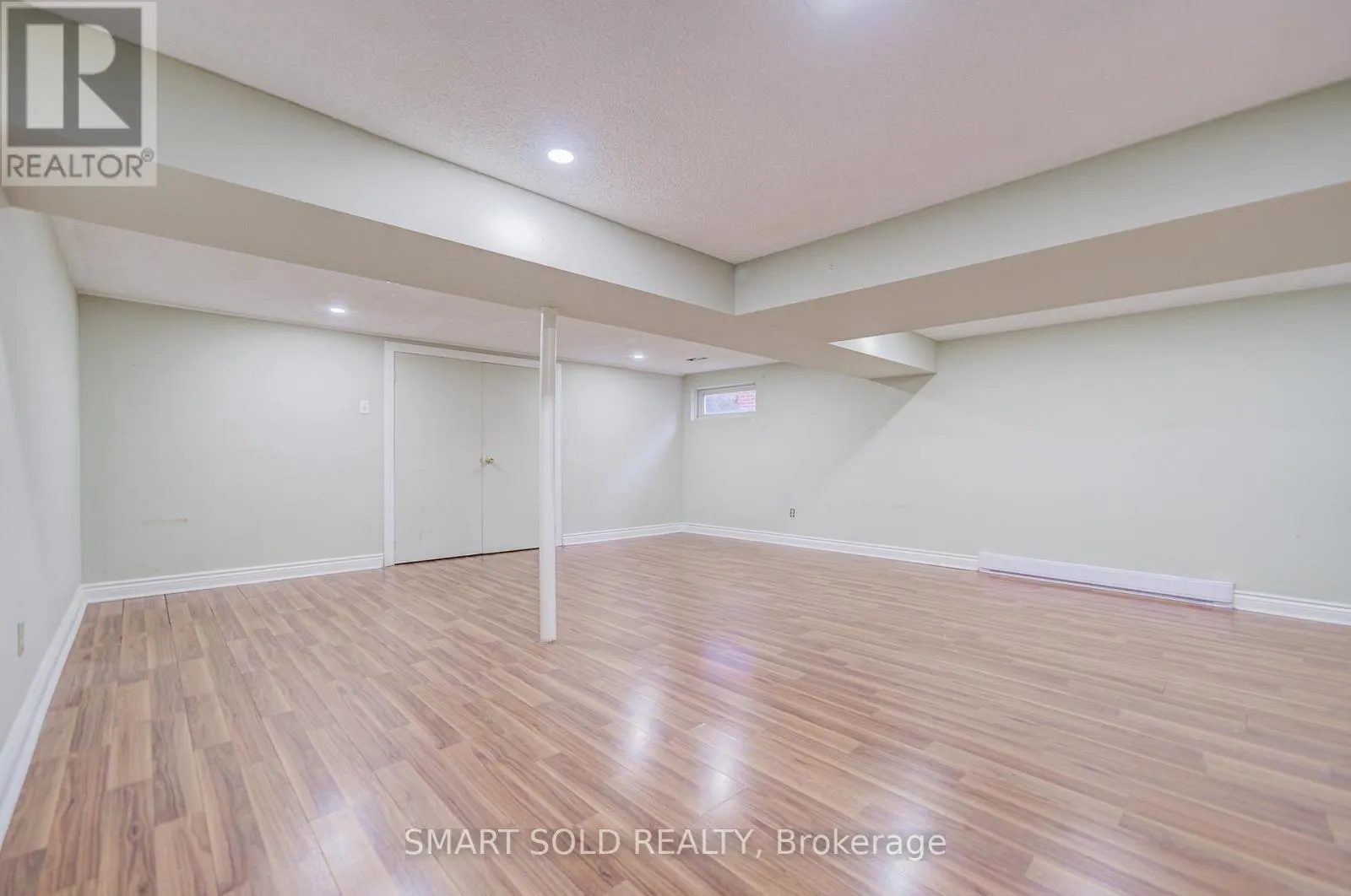 18 SHADY LANE CRESCENT