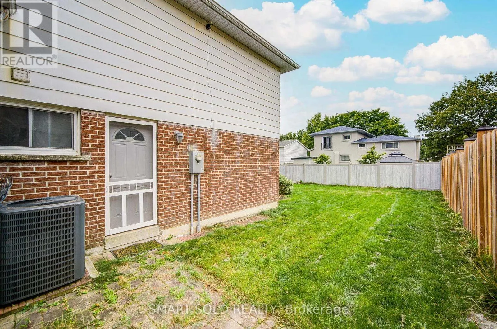 18 SHADY LANE CRESCENT