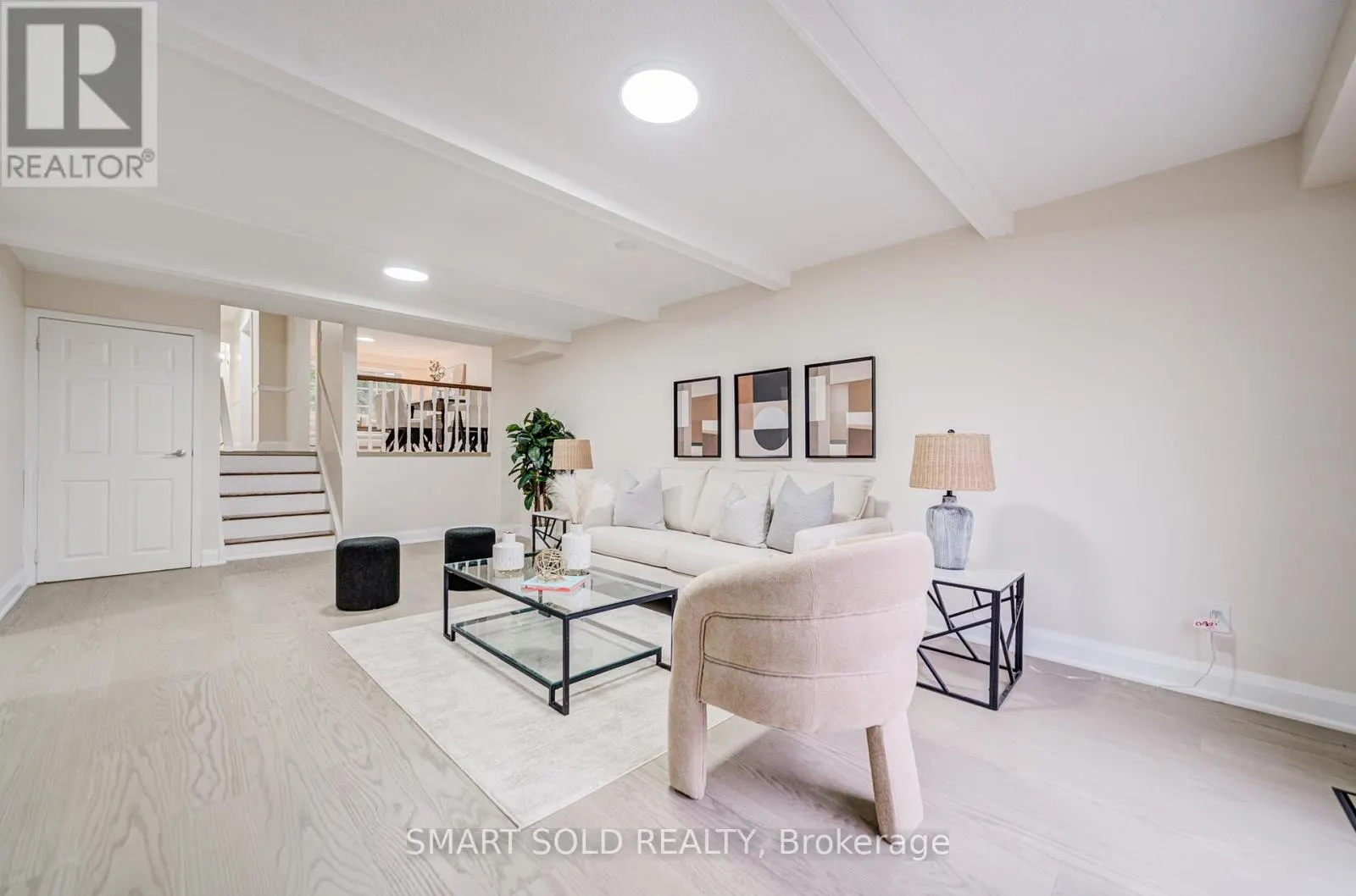 18 SHADY LANE CRESCENT