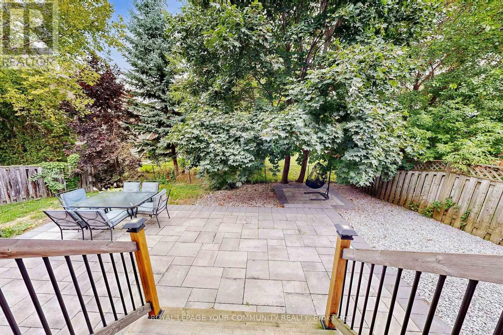 7 SHAFTSBURY AVENUE