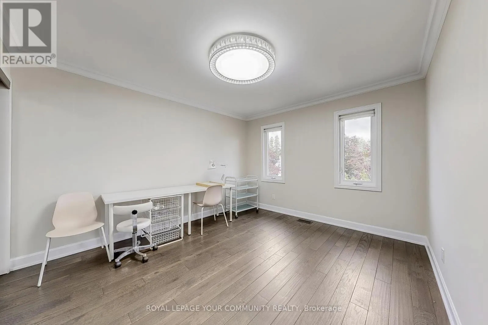 7 SHAFTSBURY AVENUE