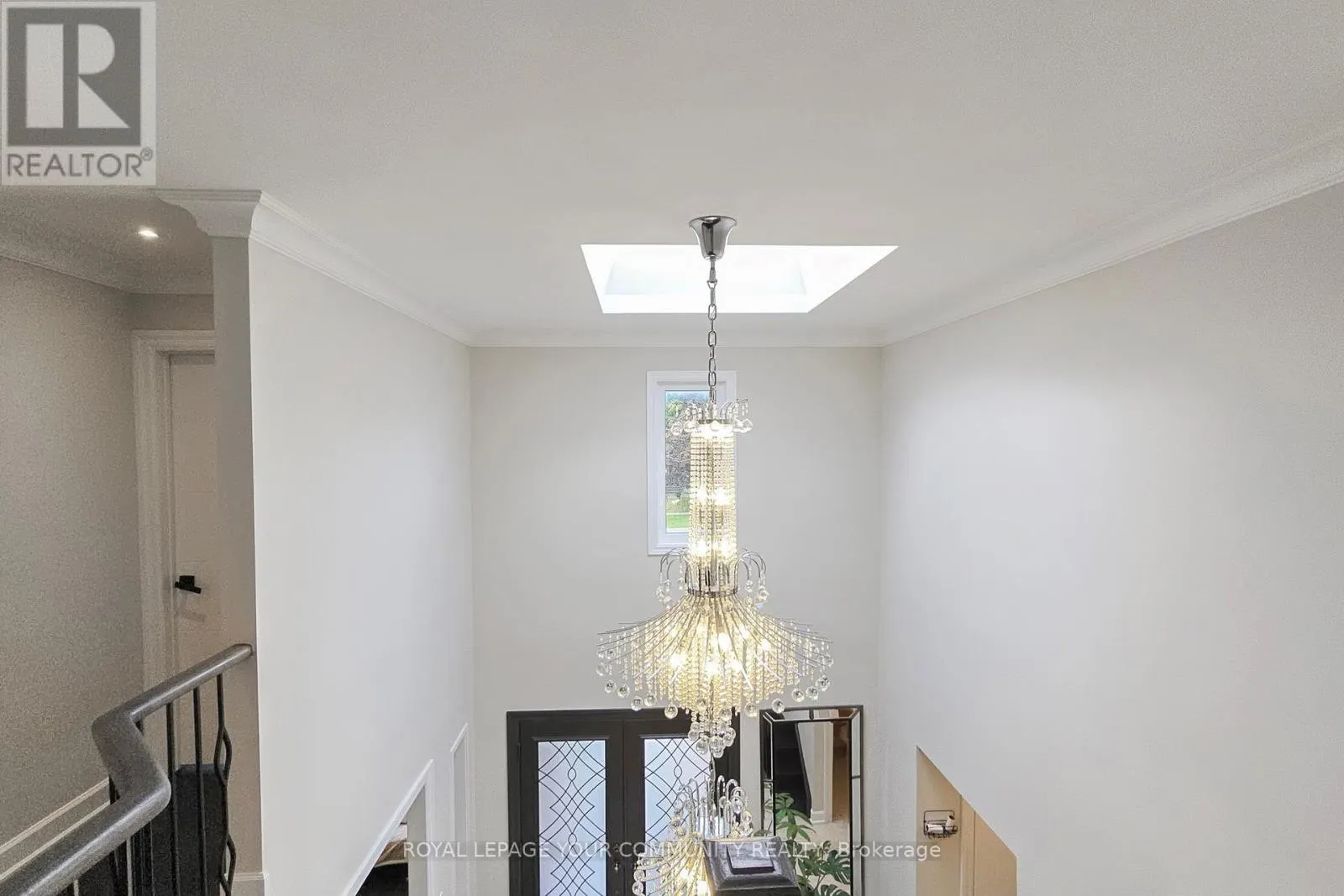 7 SHAFTSBURY AVENUE