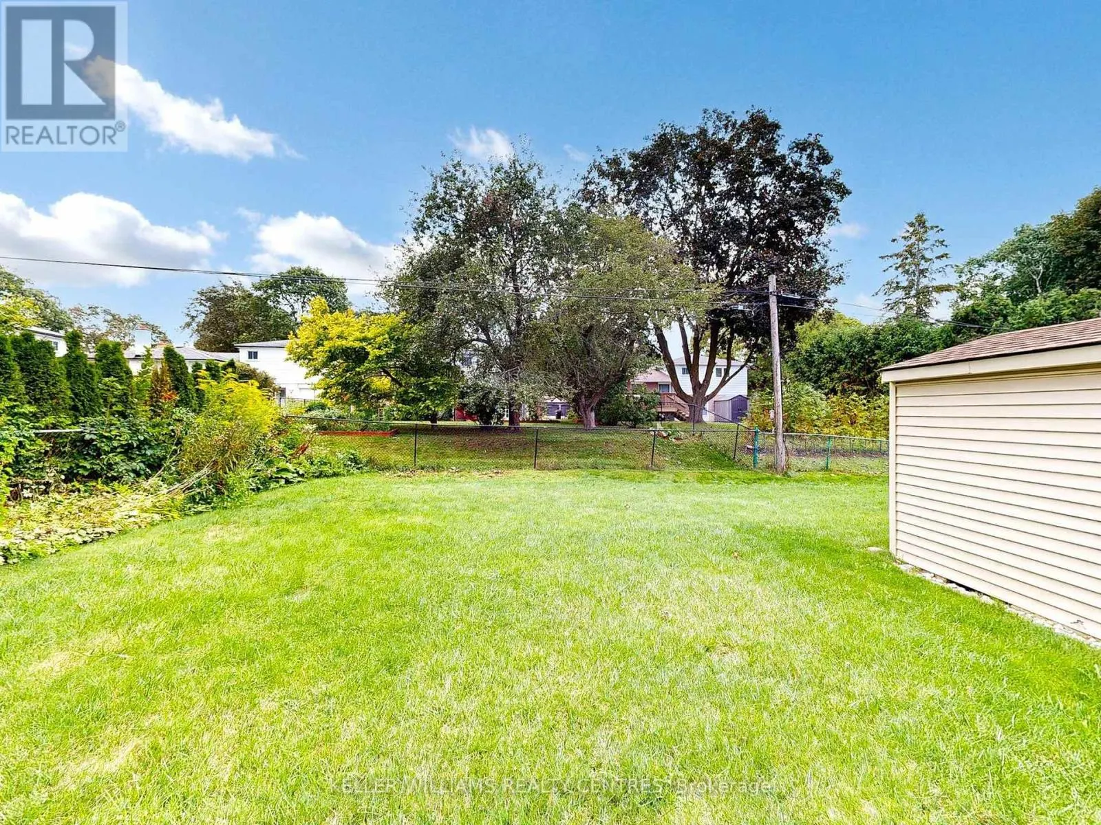 814 ARNOLD CRESCENT
