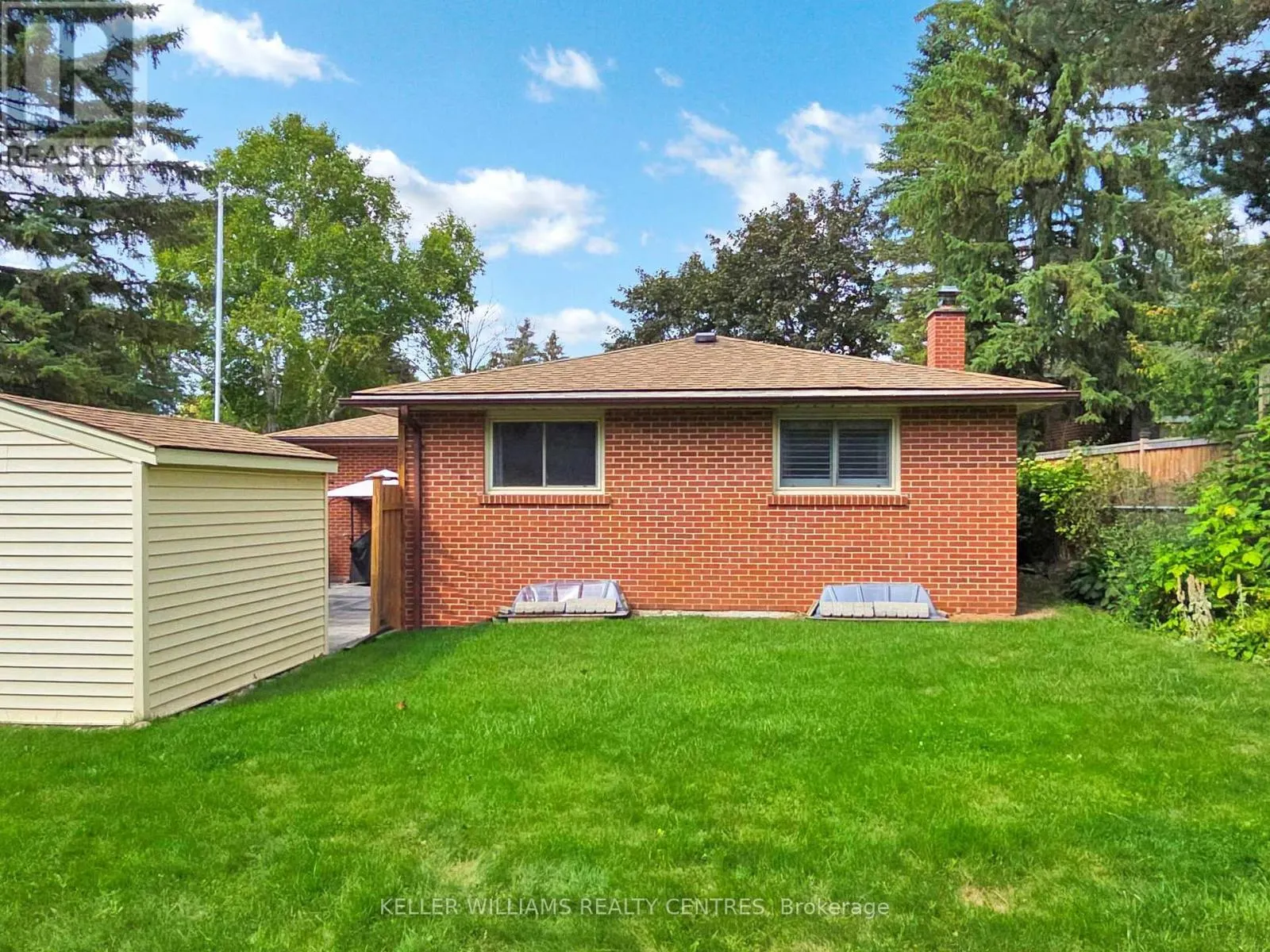 814 ARNOLD CRESCENT
