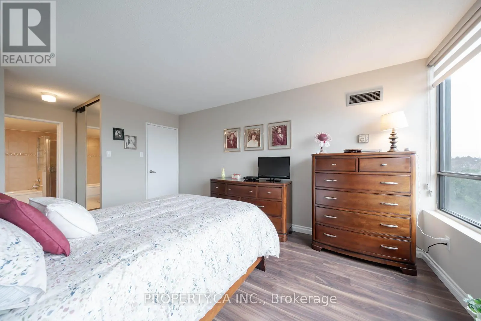 605 - 7460 BATHURST STREET
