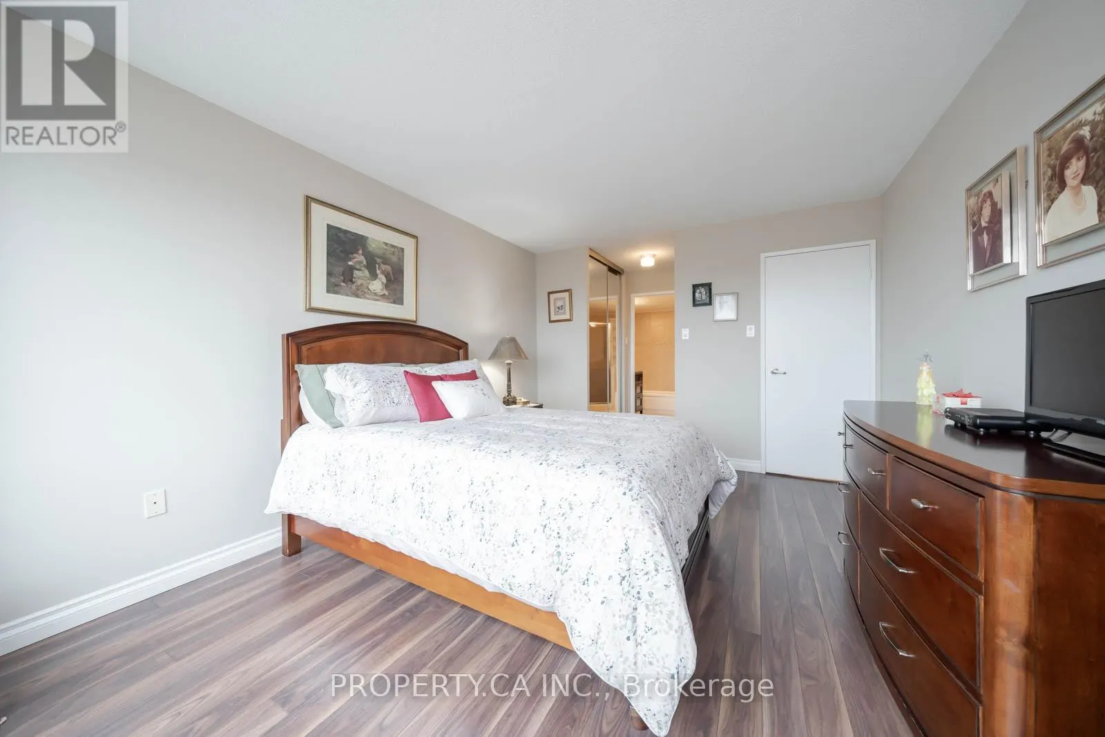 605 - 7460 BATHURST STREET