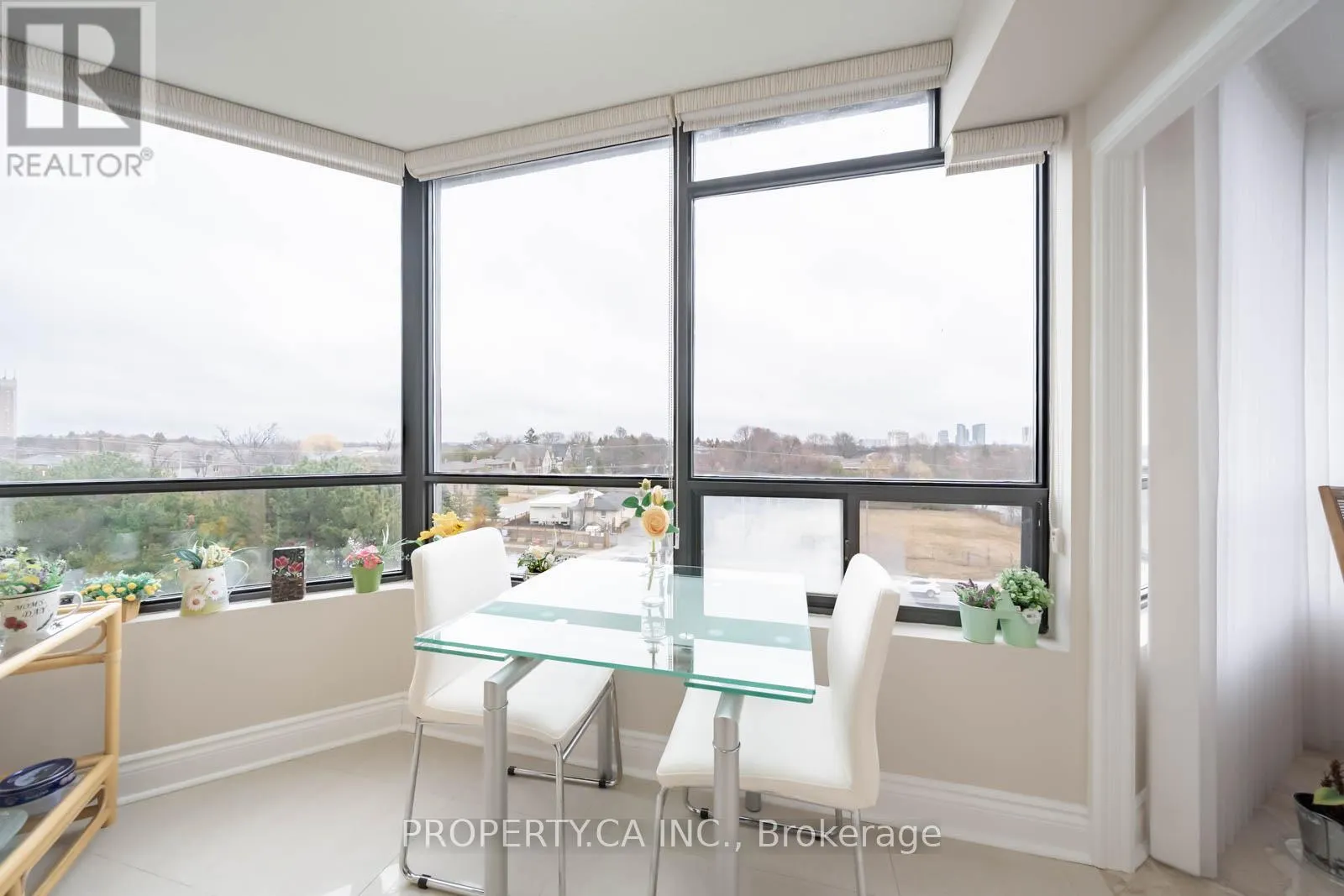605 - 7460 BATHURST STREET