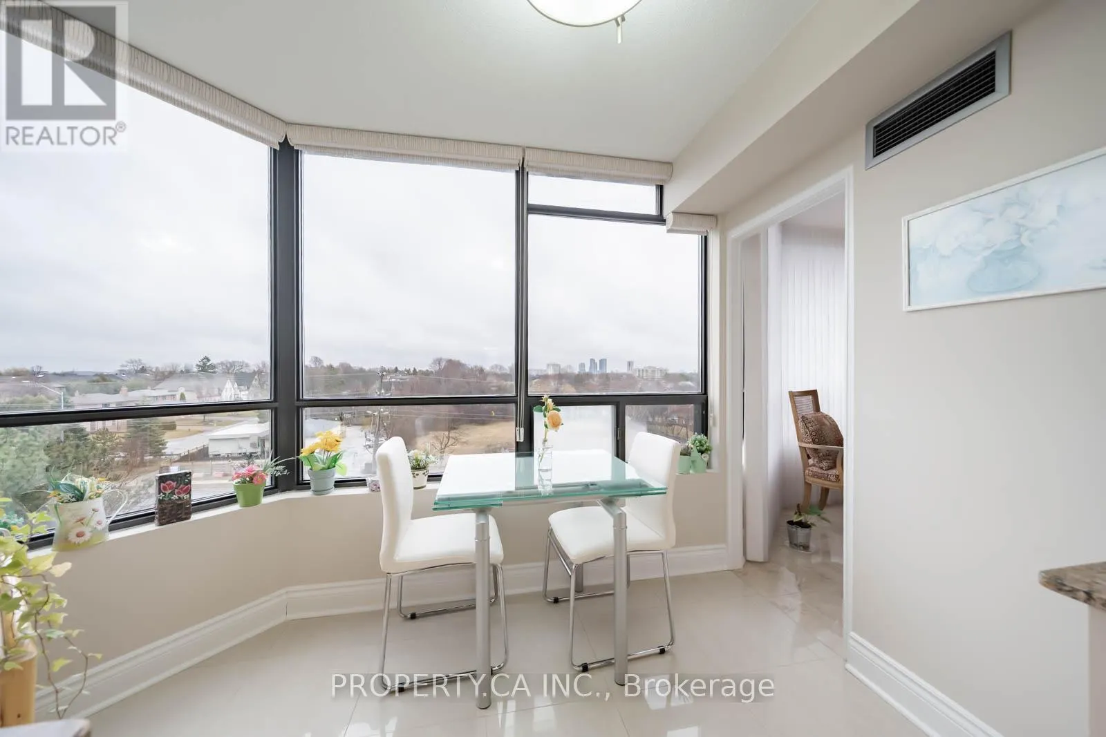 605 - 7460 BATHURST STREET