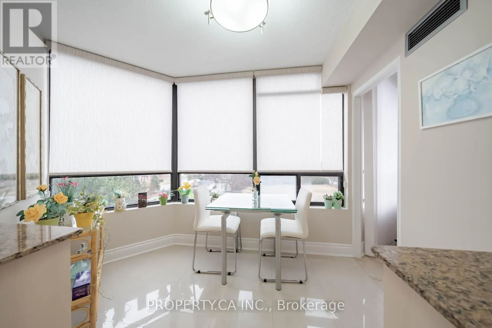 605 - 7460 BATHURST STREET