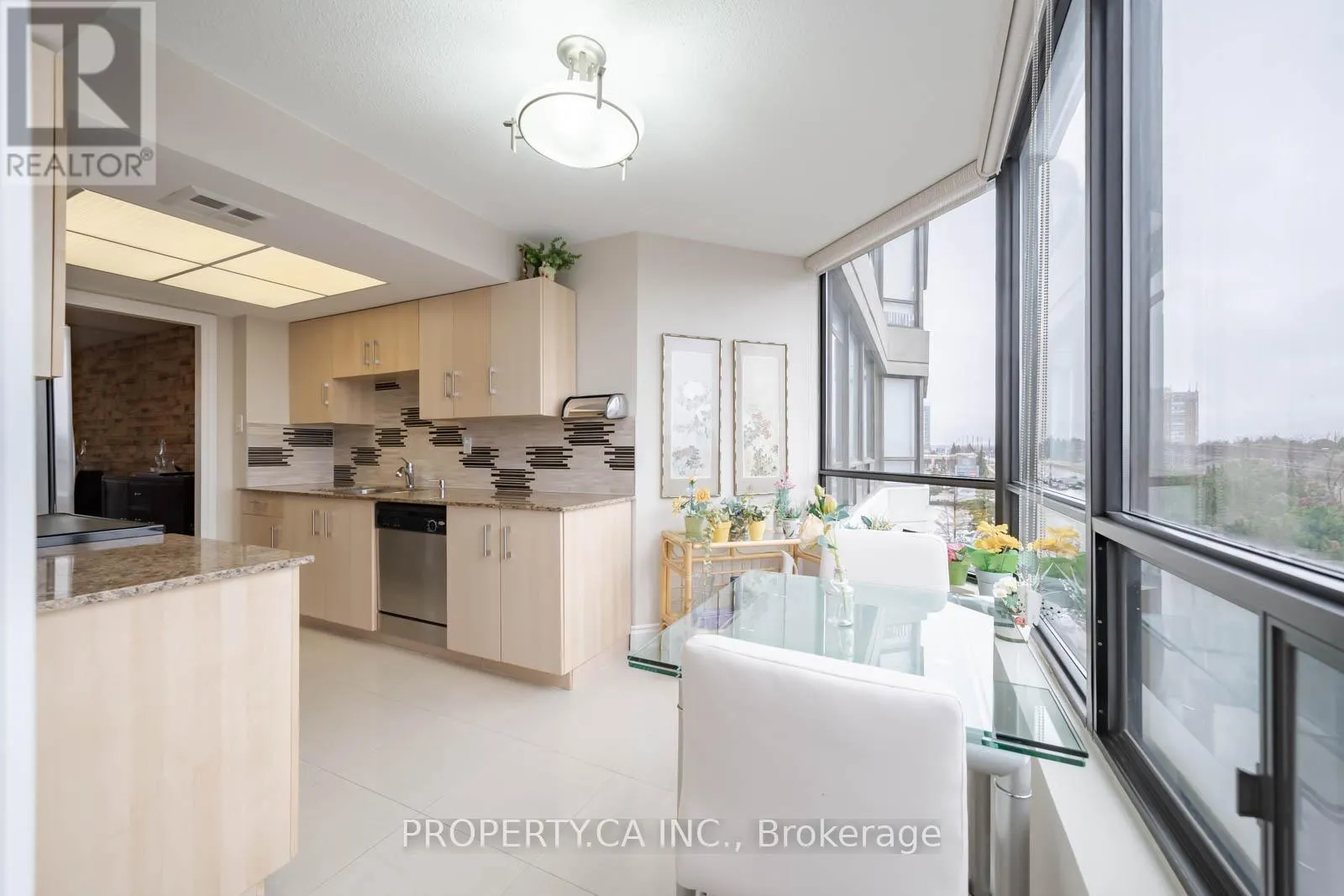 605 - 7460 BATHURST STREET