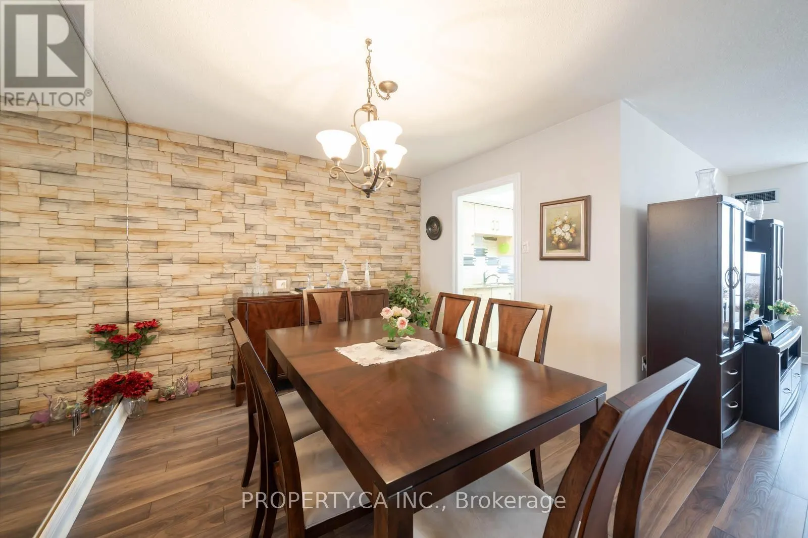 605 - 7460 BATHURST STREET